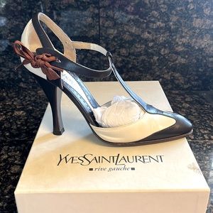Yves Saint Laurent spectator pump